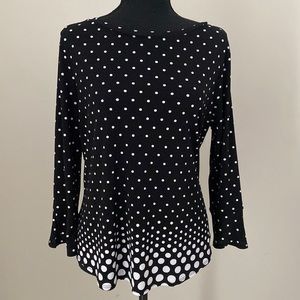 Elle longer sleeve polka dot Top/blouse. Size Small.